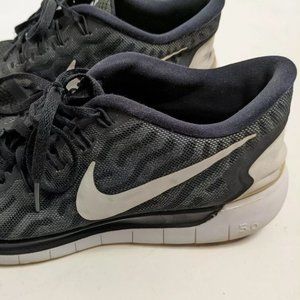 Nike Free 5.0 Black Running Tennis Athletic Shoes Women’s Size 8 724383-002